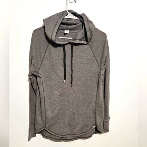 Under Armour pull over size small - gray - EUC